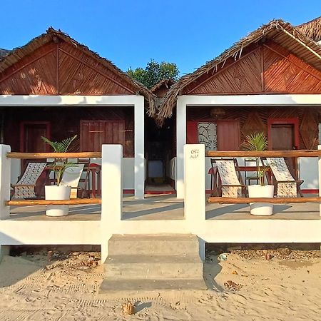 Bed and Breakfast Chez Alex à Nosy-Be Extérieur photo
