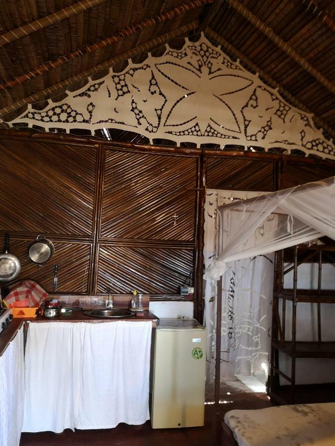 Bed and Breakfast Chez Alex à Nosy-Be Extérieur photo