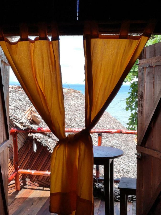 Bed and Breakfast Chez Alex à Nosy-Be Extérieur photo