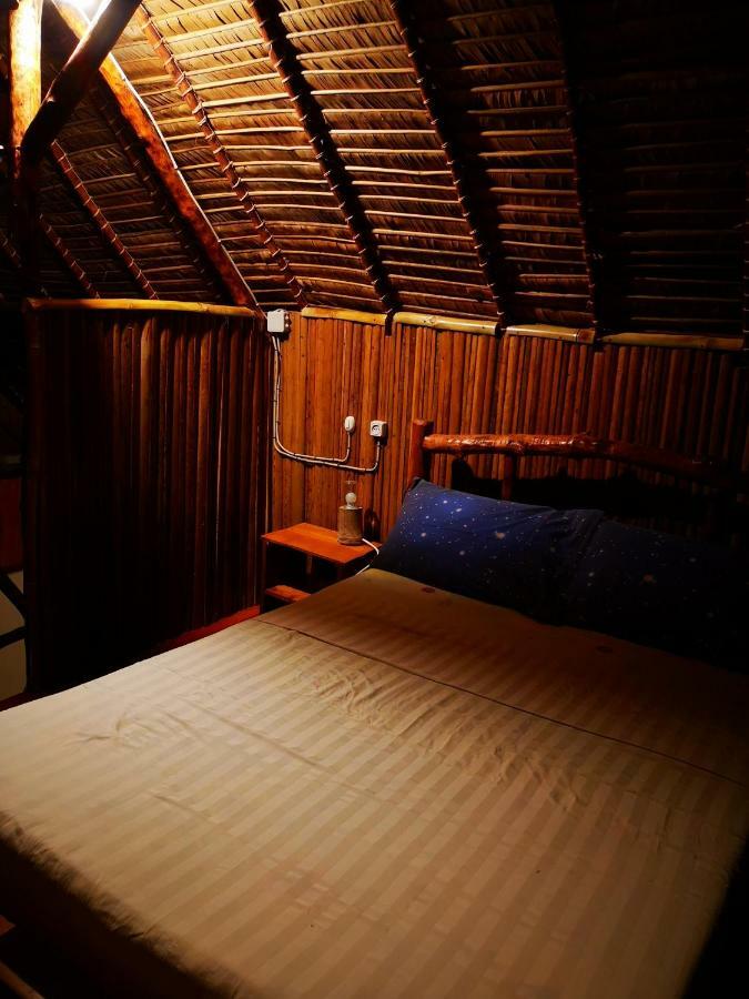 Bed and Breakfast Chez Alex à Nosy-Be Extérieur photo